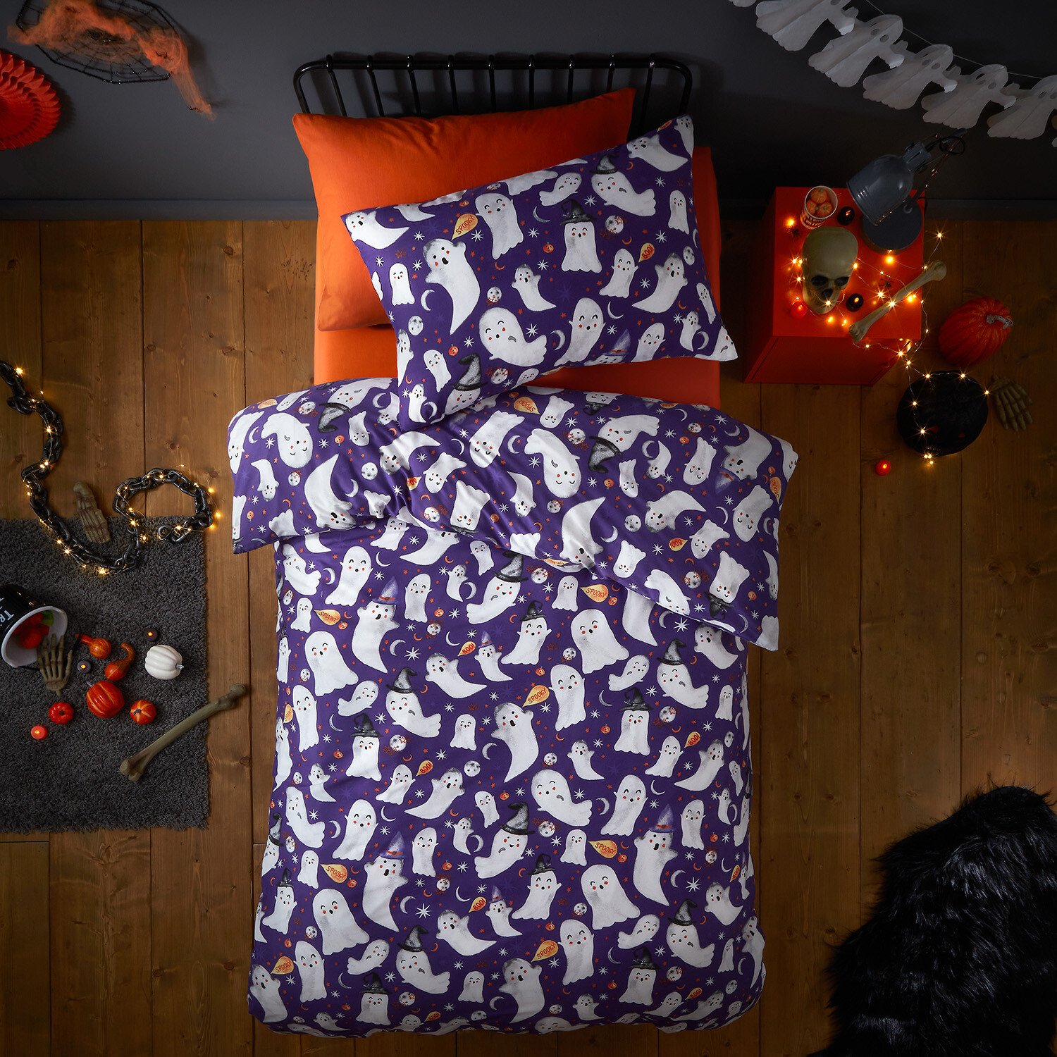 Spooky Ghosts Duvet Cover and Pillowcase Set - Purple Image 1