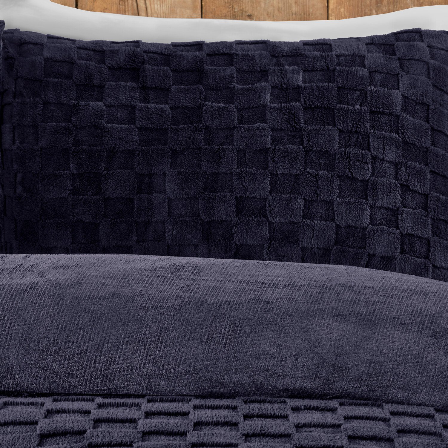 Dakota Checkerboard Fleece Duvet Set Navy King Image 2