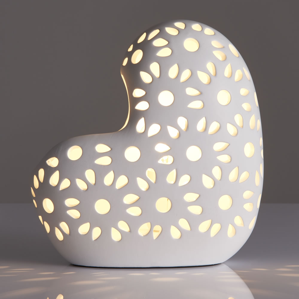 Wilko Ceramic Heart Shaped Table Lamp Image 3