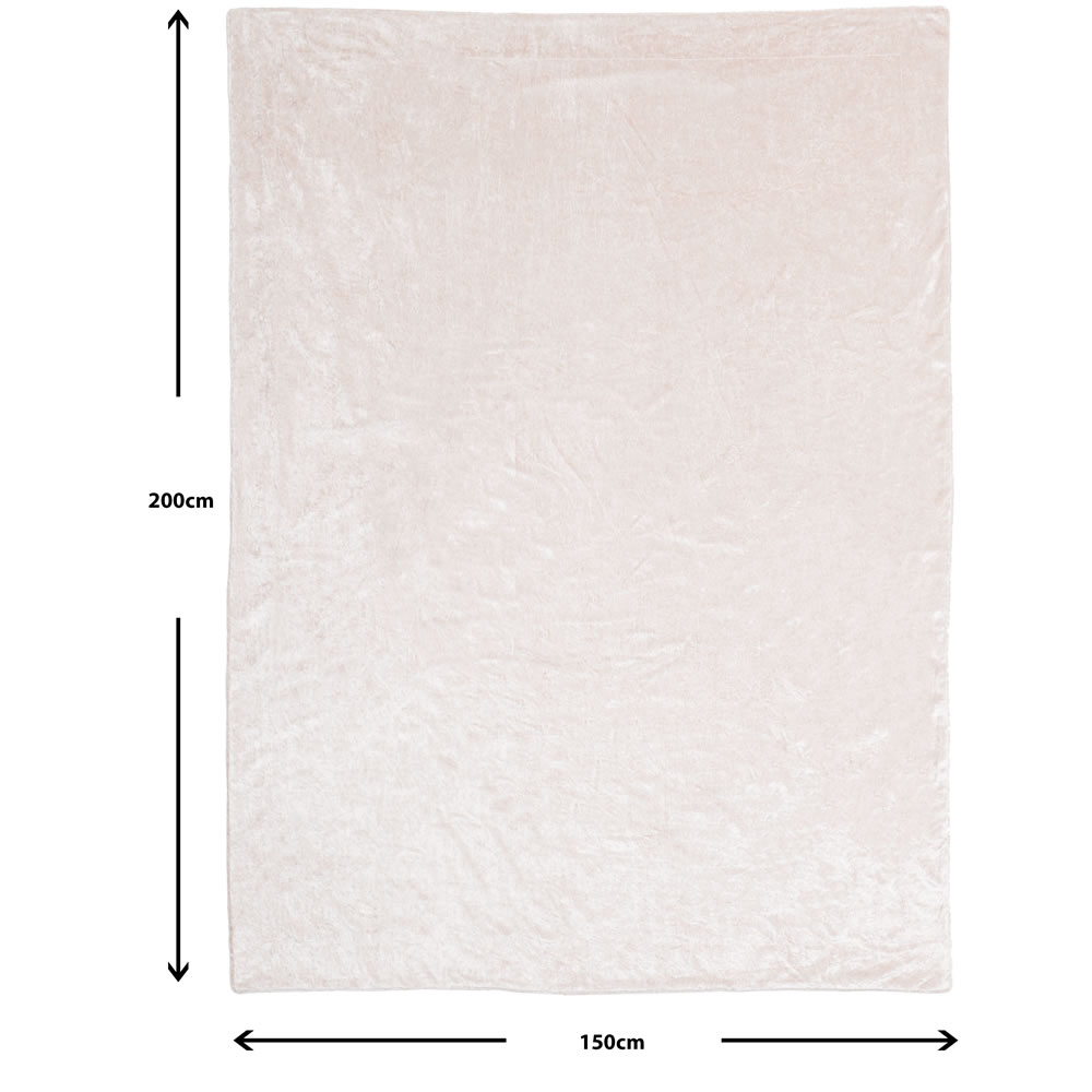 Wilko Blush Pink Crushed Velvet Effect Throw 200 x 150cm Image 3