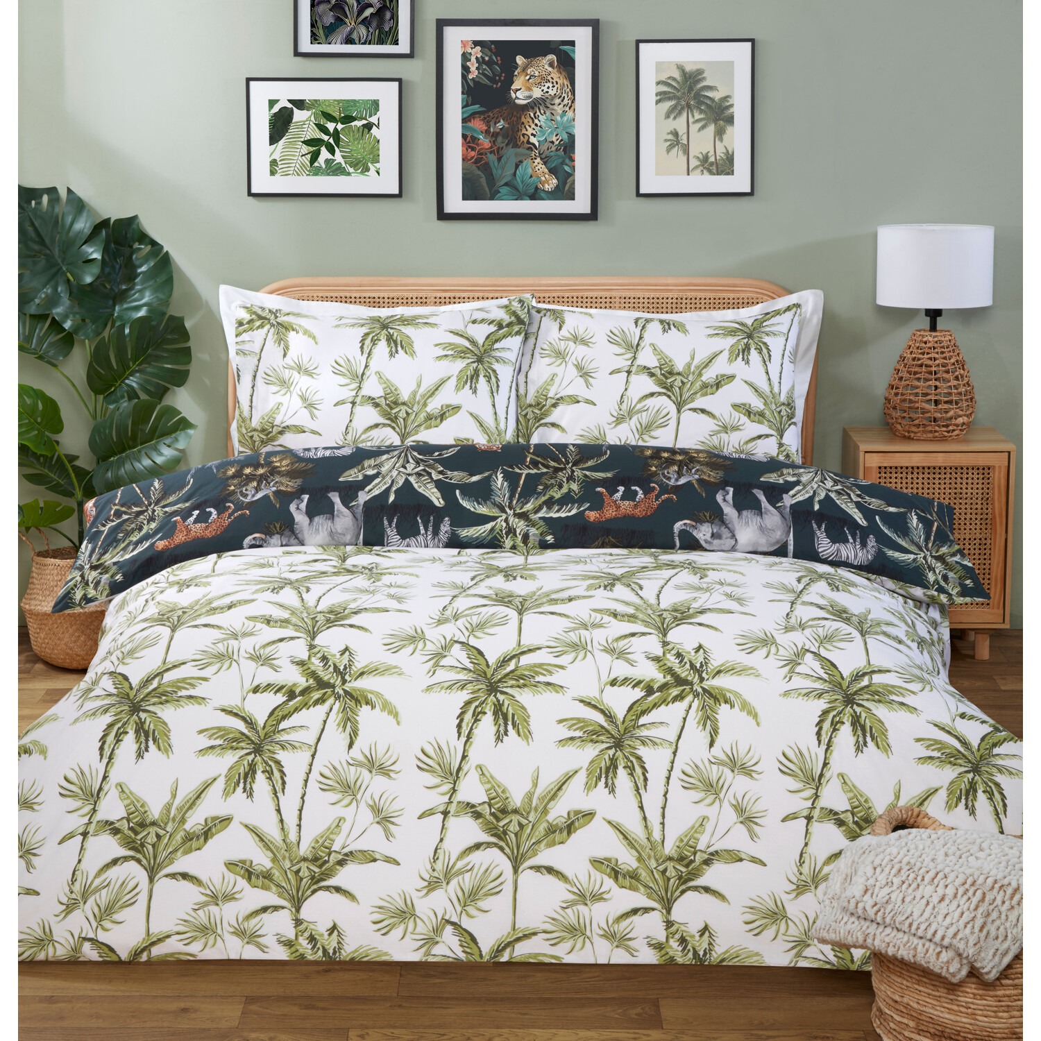 Malawi Duvet Cover and Pillowcase Set - Navy / Superking Image 2