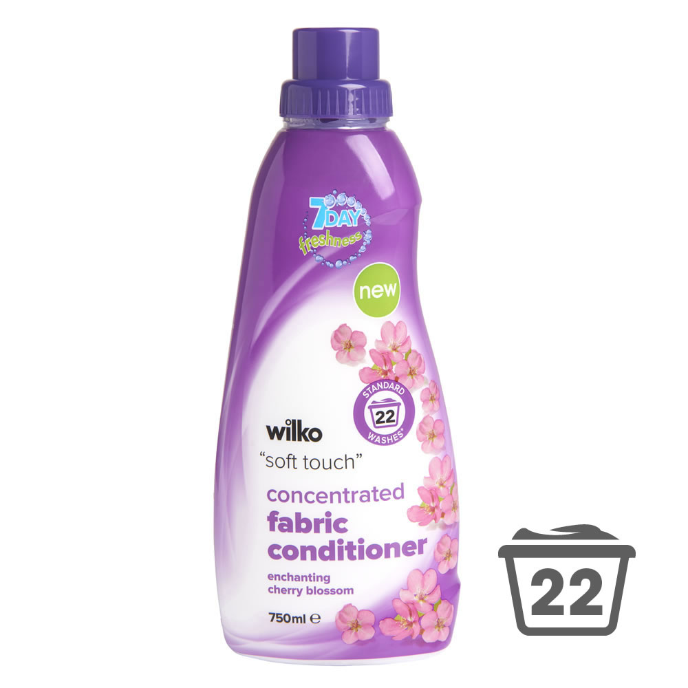Wilko Enchanting Cherry Blossom Fabric Conditioner  22 Washes 750ml Image