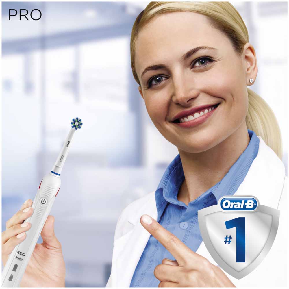 Oral-B Pro 2 2000 Cross Action Electric Rechargeable Toothbrush Image 9