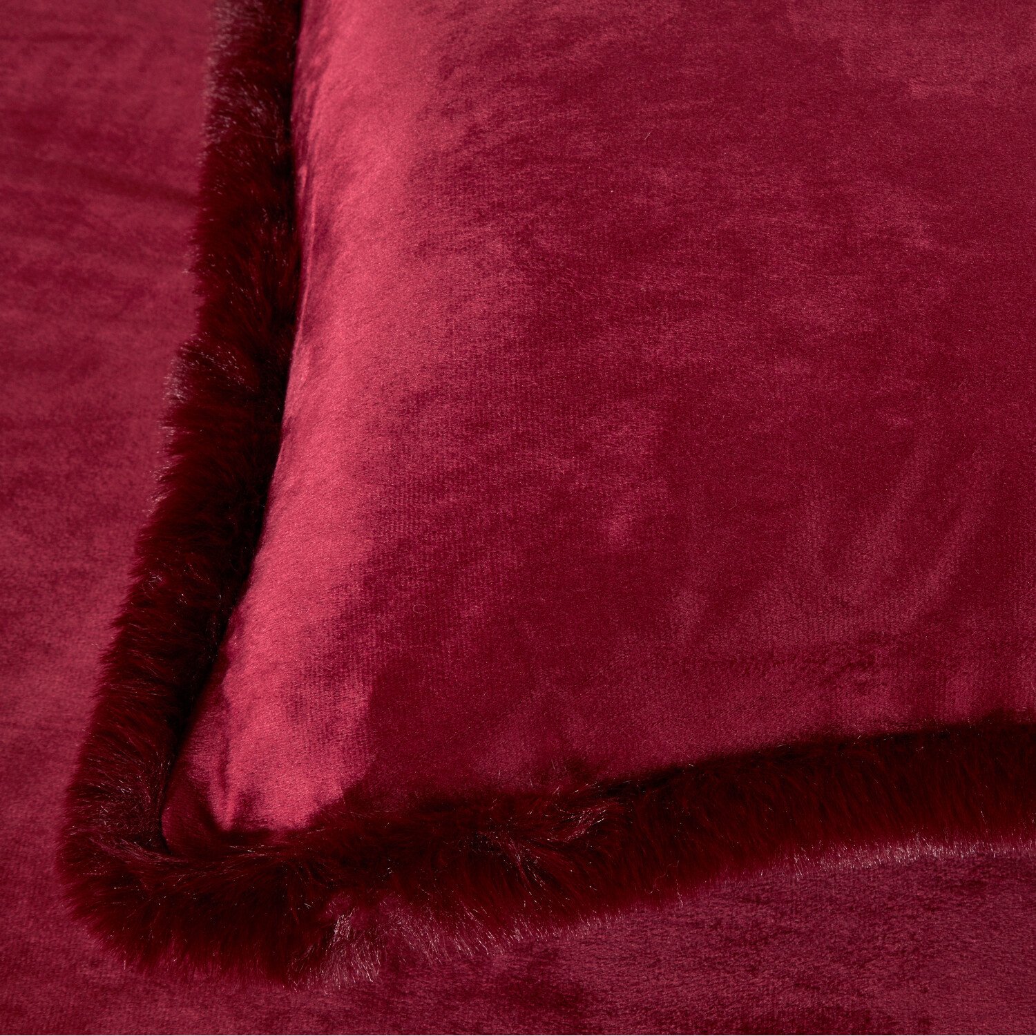 Selena Velvet Duvet Set Mulberry King Image 3