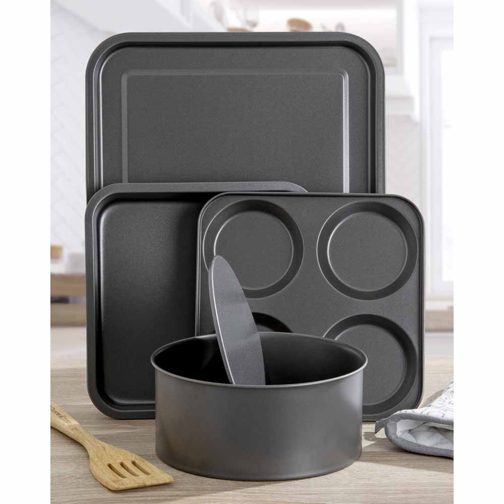 Whatmore Grey Brownie Tray Bake 24cm x 0.4m Wilko