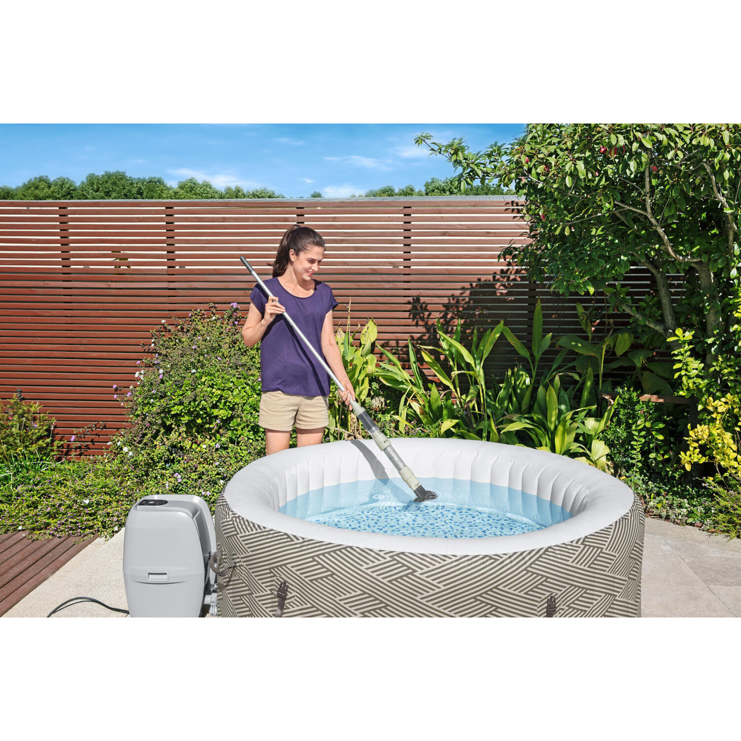 Lay-Z-Spa Rechargeable Underwater Vacuum Image 2