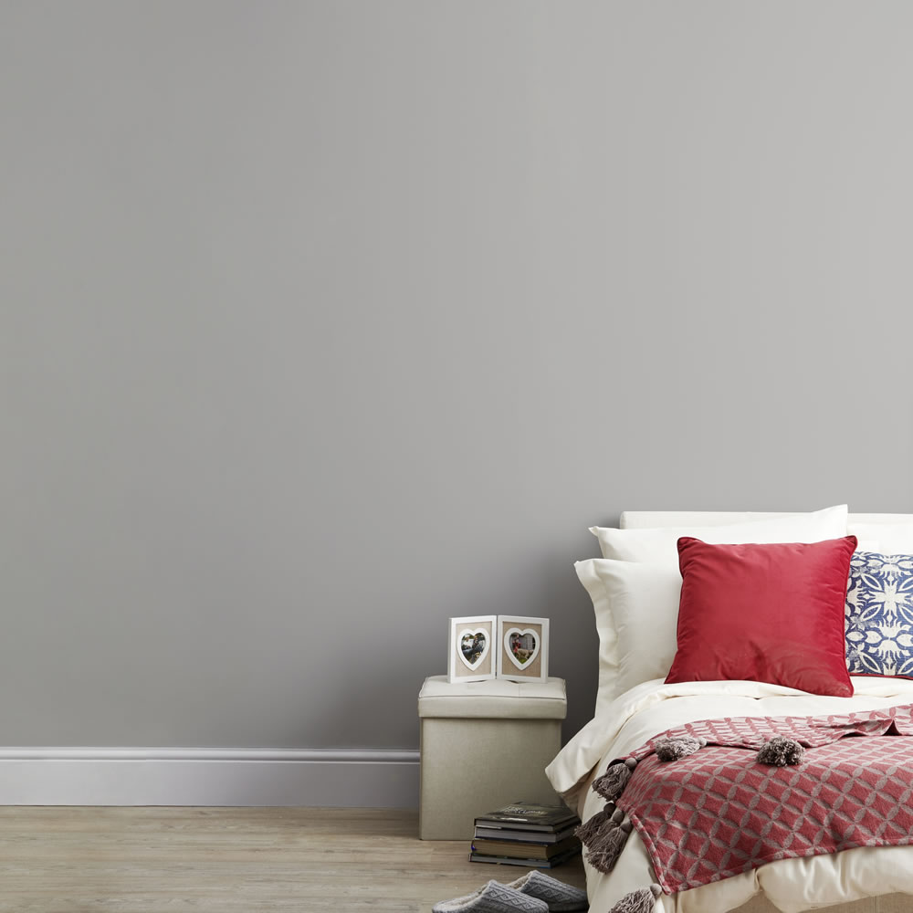 Wilko Walls and Ceiling Grey Matt Emulsion Paint 10L Image 4