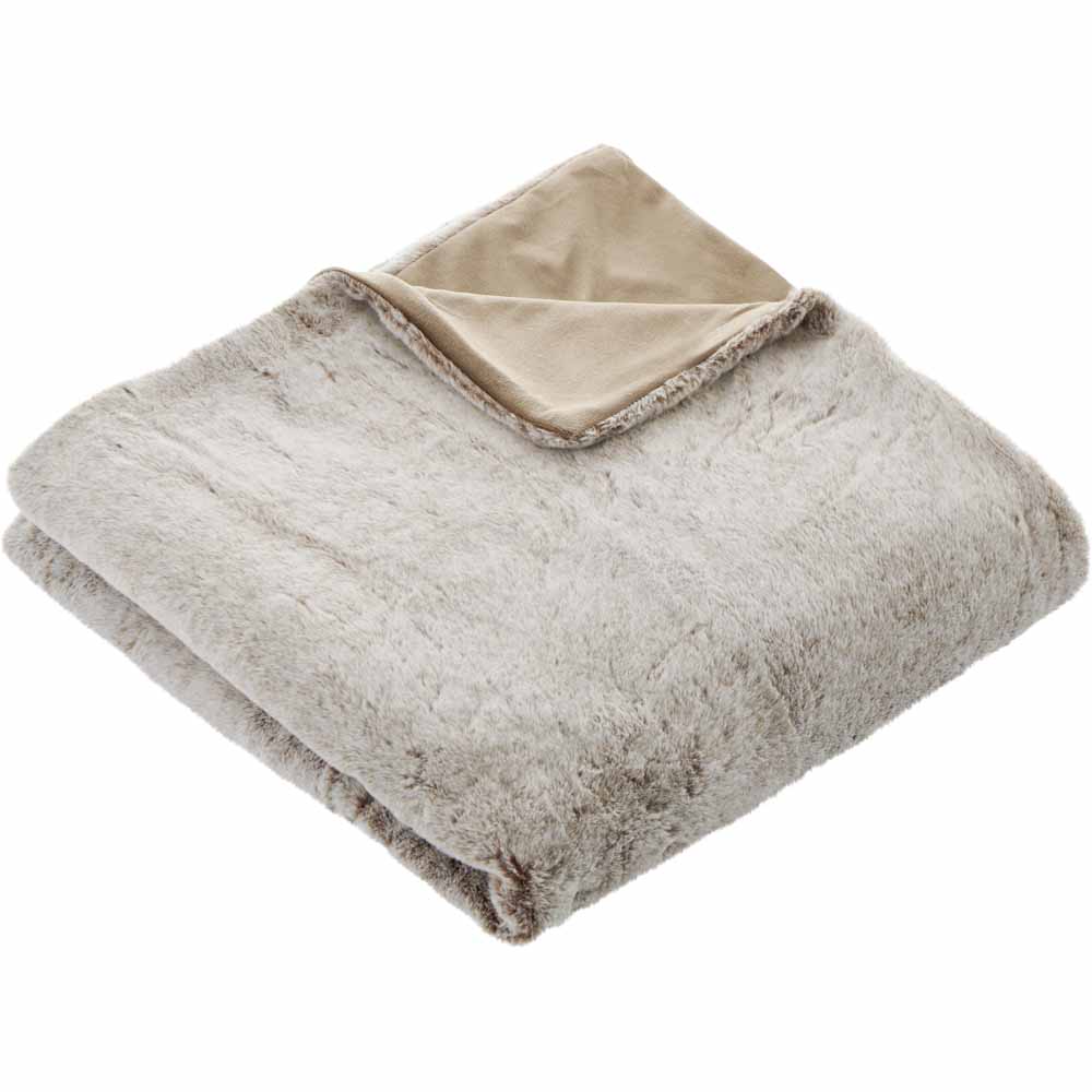 Wilko Brown Faux Rabbit Fur Throw 130 x 170cm Wilko
