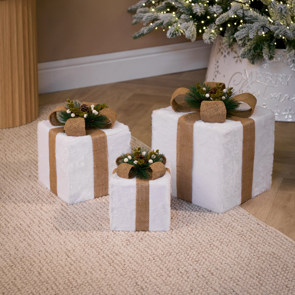 Set of 3 Scandi Presents Image 1