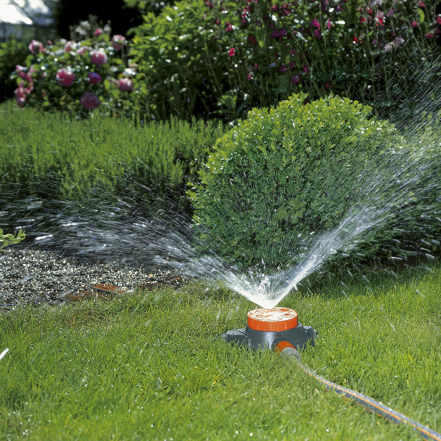 GARDENA Boogie Sprinkler - Black and Orange Image 2