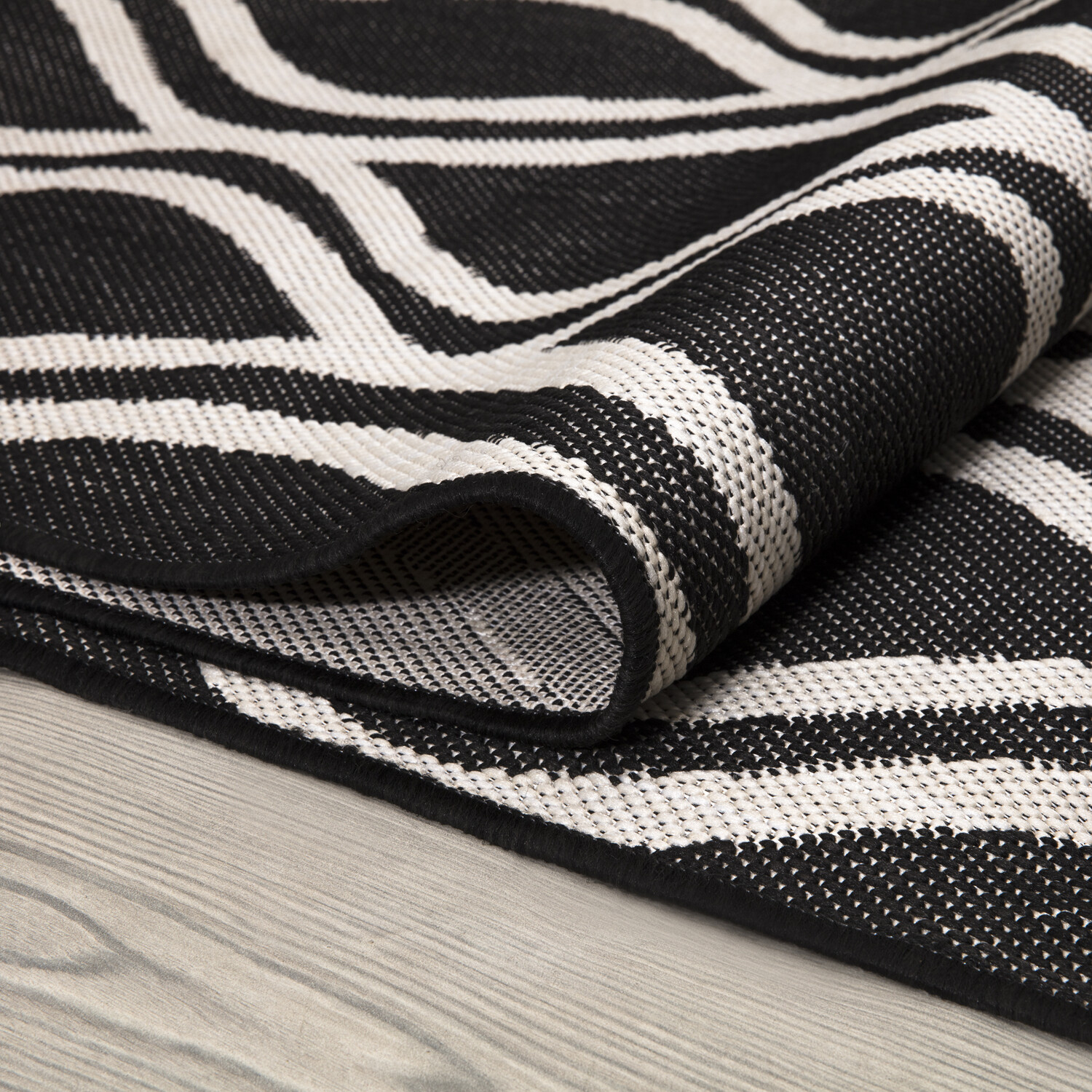 Venice Indoor Outdoor Rug - Black / 120cm Image 3