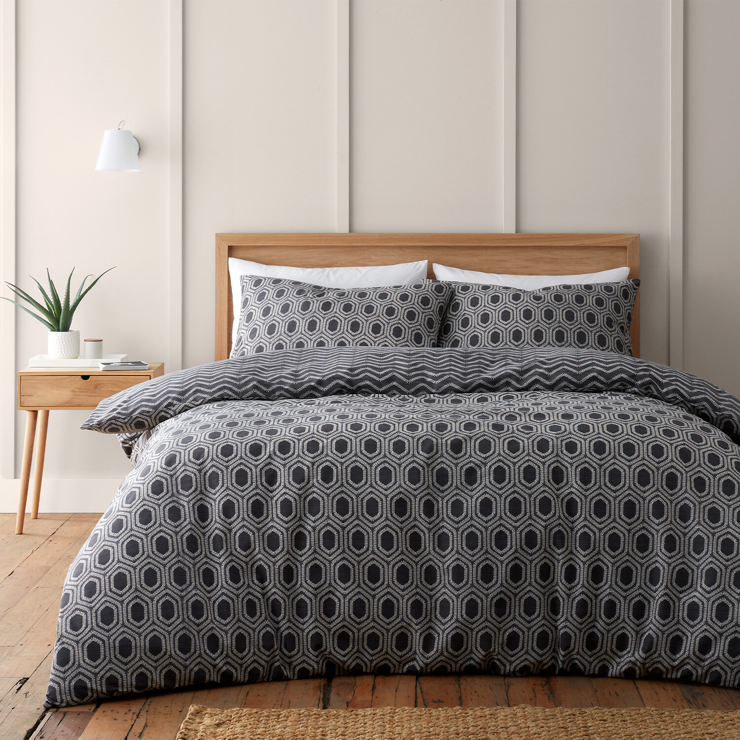 Divante Iona Geo Duvet Cover and Pillowcase Set - Black / Double Image 1