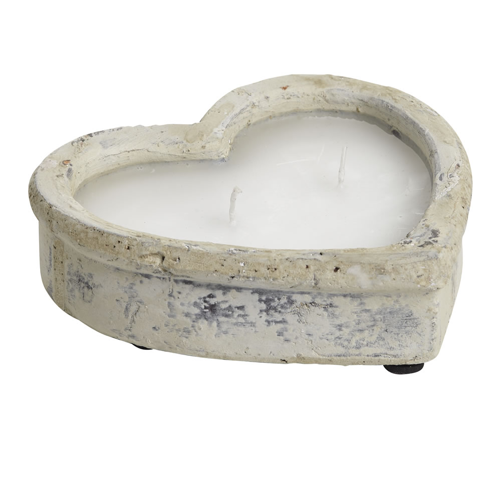 Wilko Heart-Shaped Concrete Effect 3 Wick Candle Image