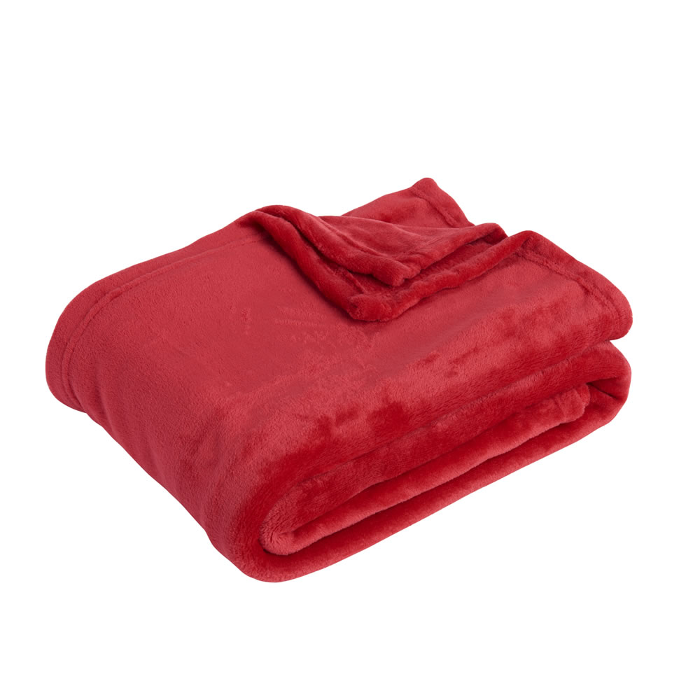 Wilko Red Ultrasoft Throw 120 x 150cm Image 1