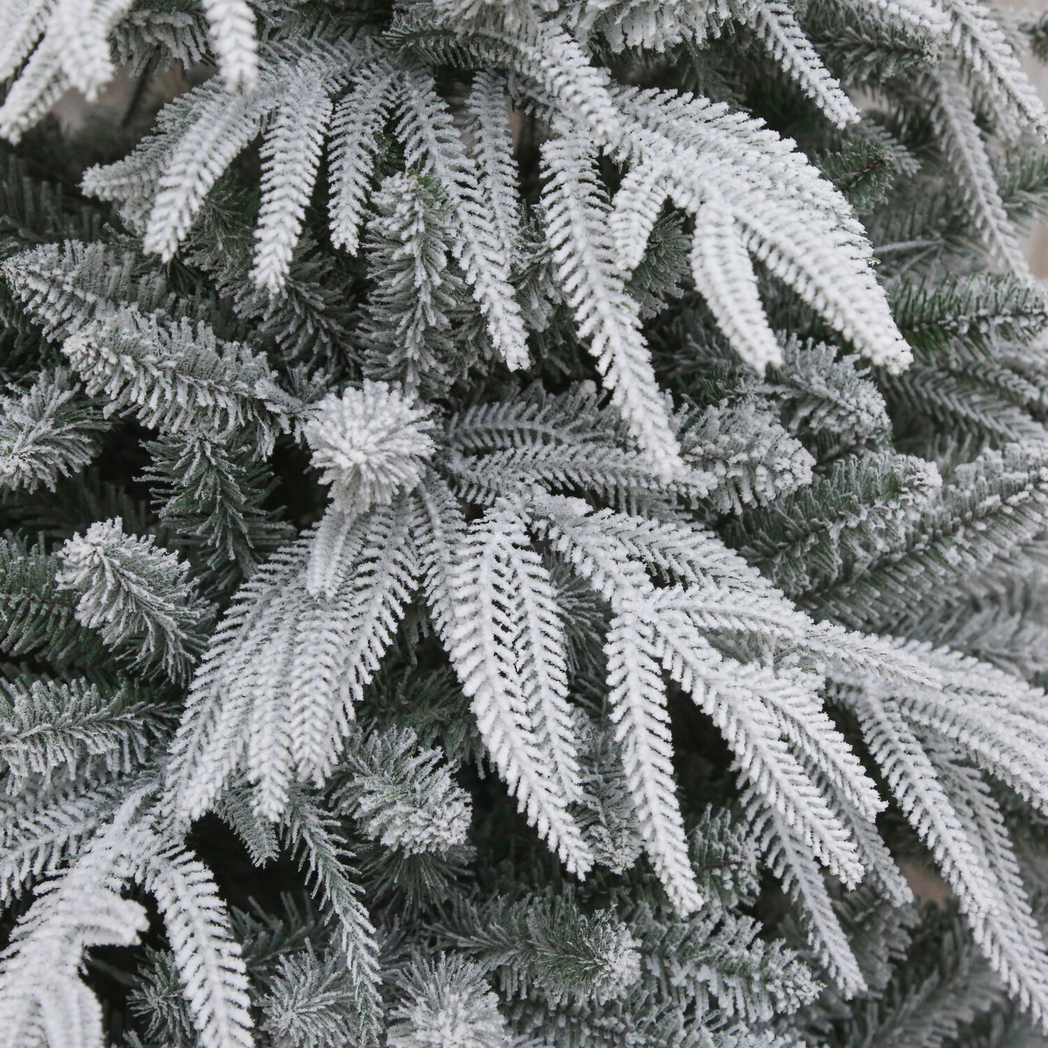 Empress Pre Lit Tree 6.5ft Image 4