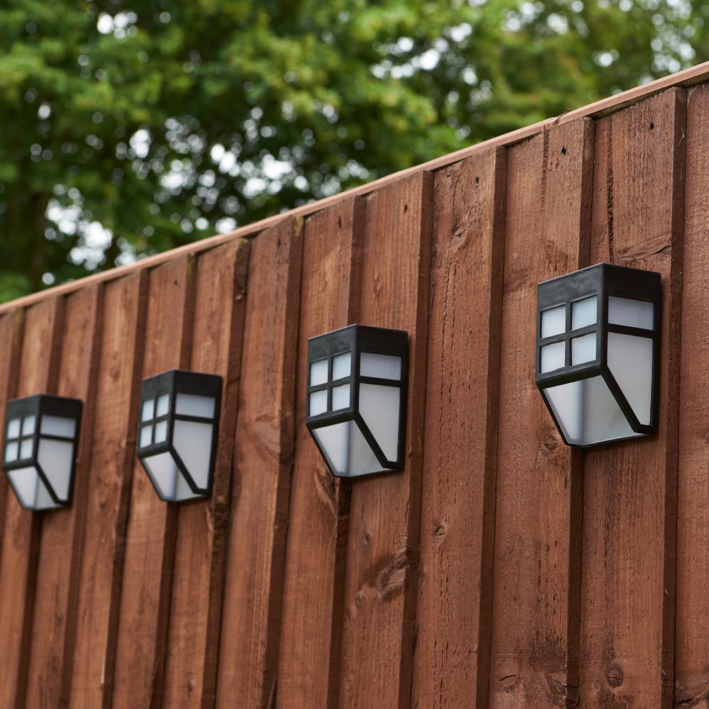 PowerTek Solar Powered Fence Lights 4 Pack Image 2