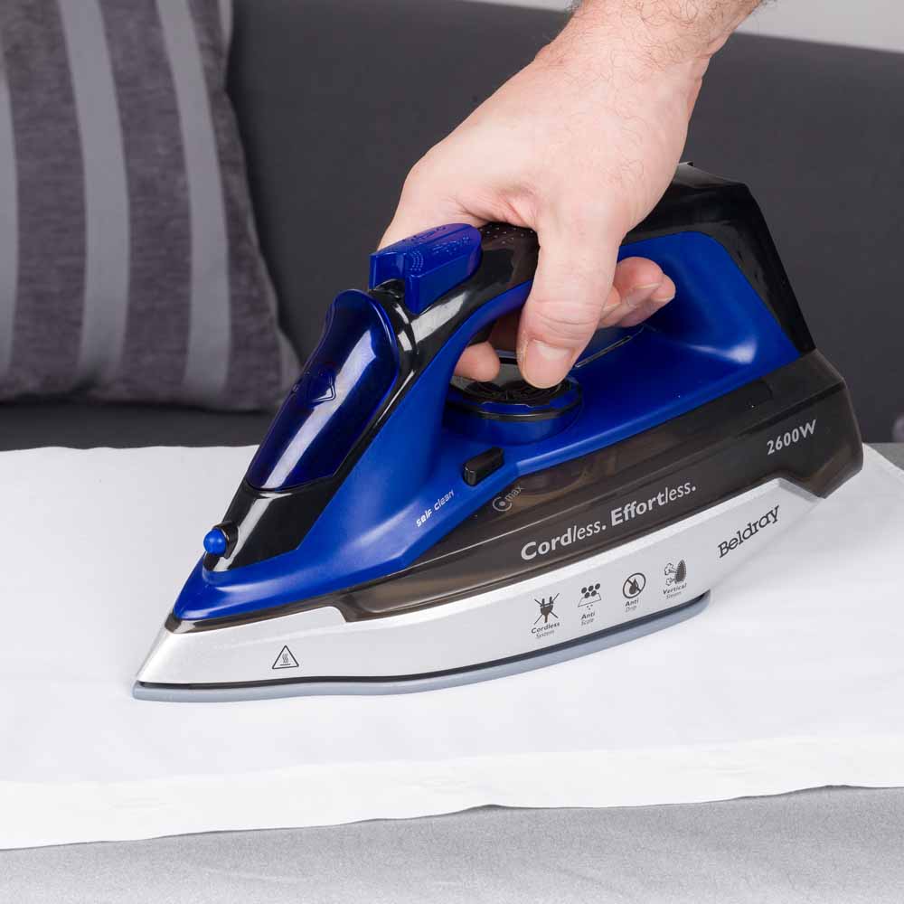 Beldray 2 in 1 Cordless Iron 2600W Image 7