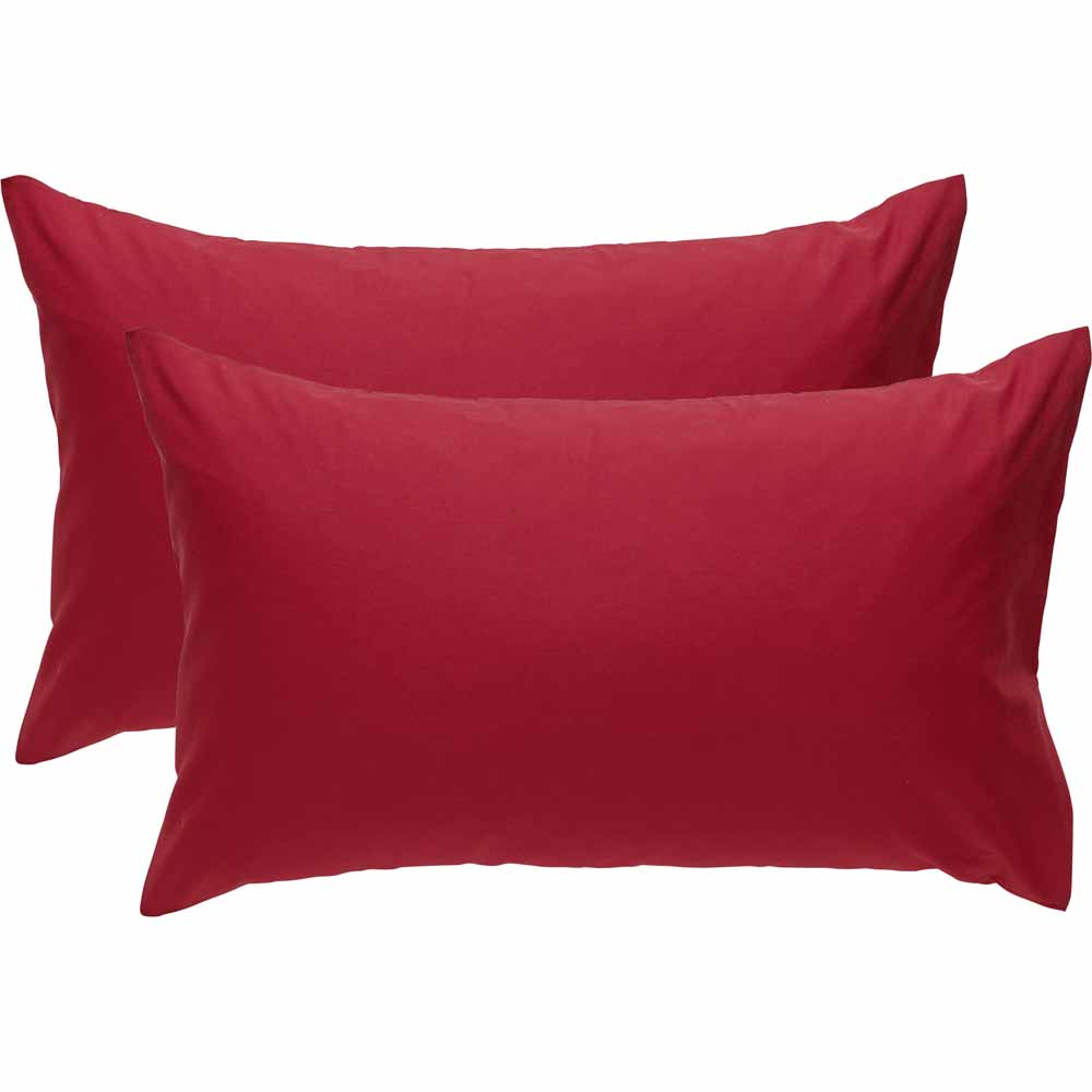 Wilko Easy Care Red Housewife Pillowcases 2 pack Image 1