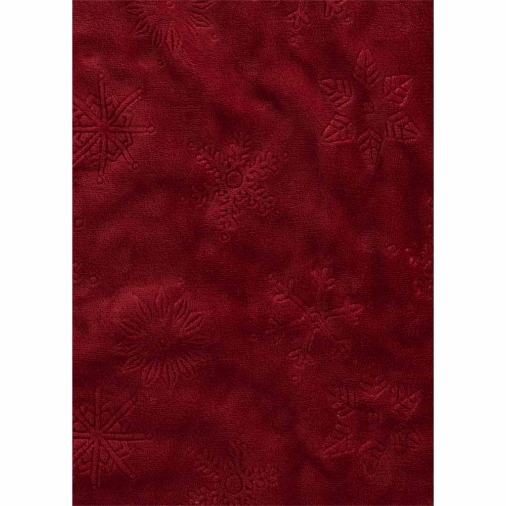 Wilko Snowflake Throw Red 120 x 150cm Wilko