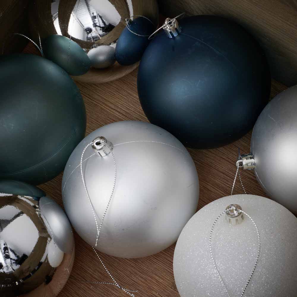 Wilko Magical Assorted Christmas Baubles 7 Pack Image 2