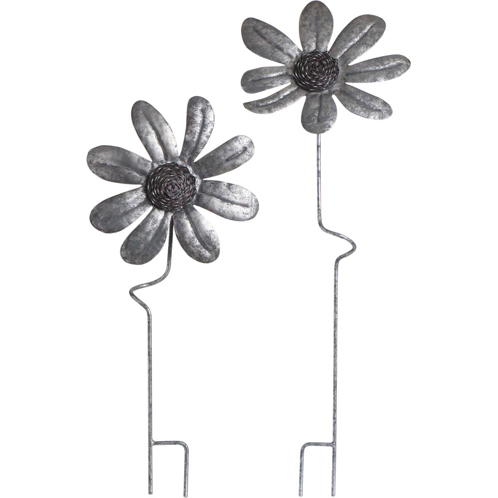 Single Wilko Decorative Garden Flower Stake in Assorted styles Image 1