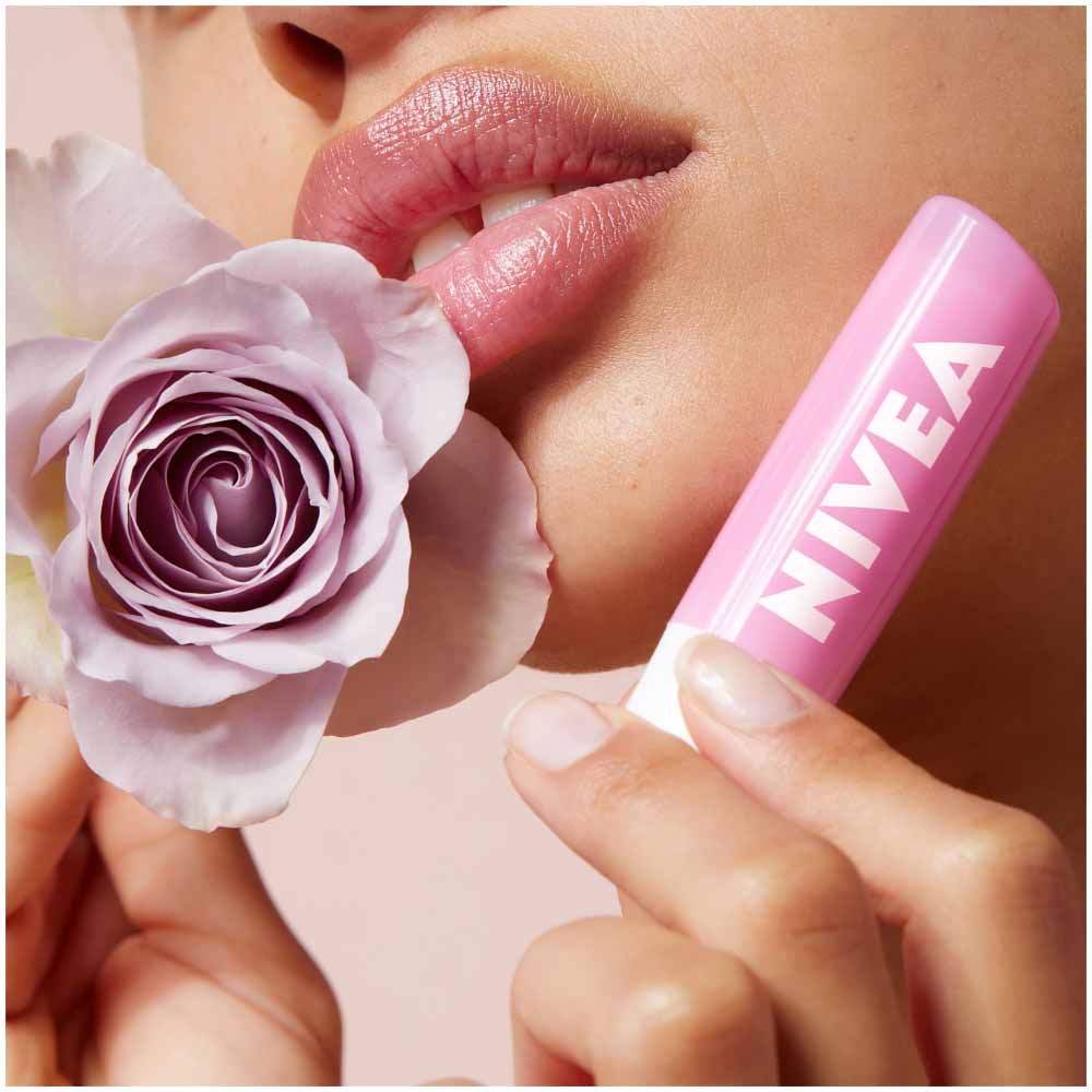 Nivea Soft Rose Lip Balm 4.8g Image 3