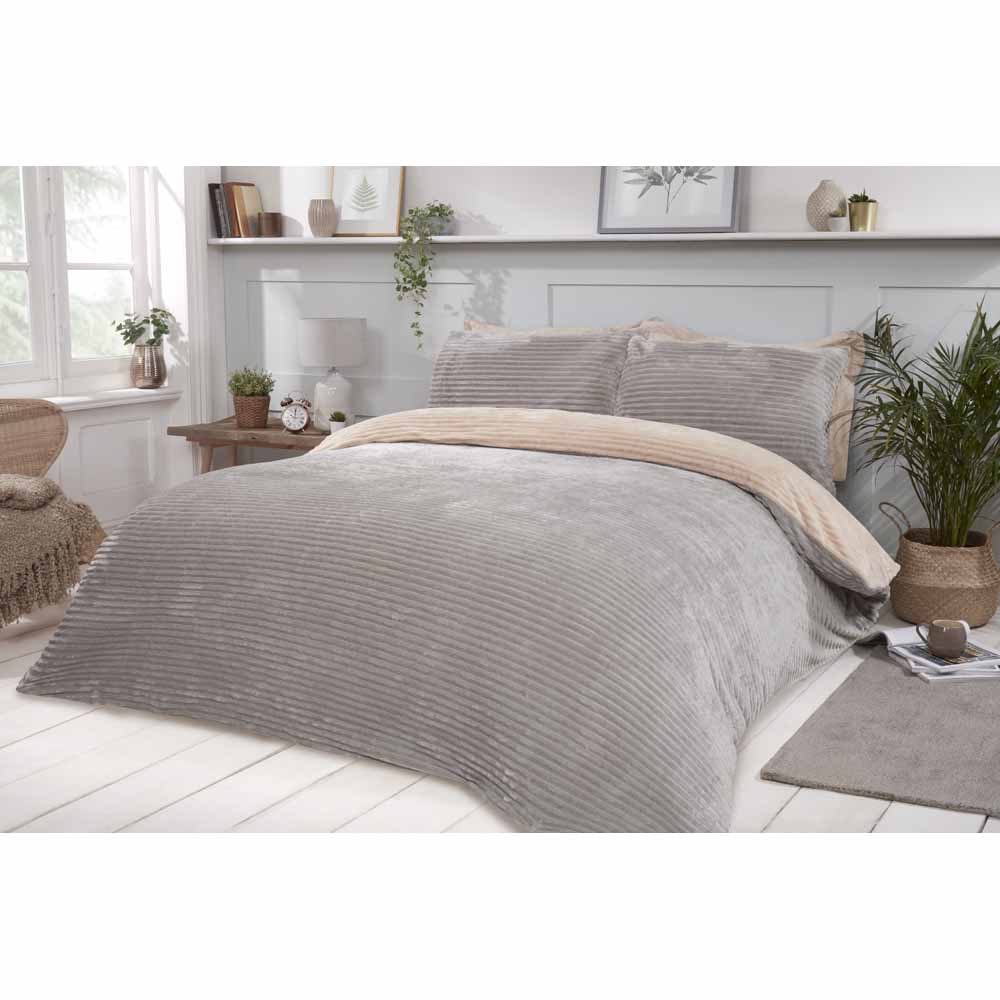 Sleepdown Champagne Ribbed Fleece Single Duvet Set Wilko