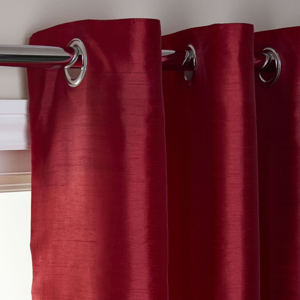 Wilko Red Faux Silk Eyelet Curtains 167 W x 137cm D Image 2