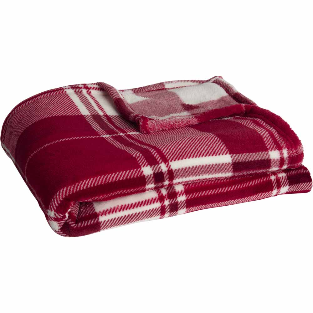 Wilko Red Ultra Soft Check Throw 120 x 150cm Wilko
