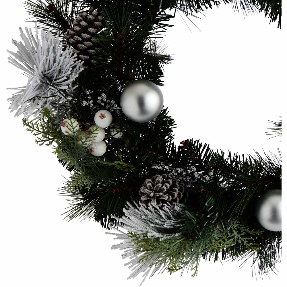 Wilko 24inch Christmas Wreath with Silver Sparkle and Pine Cone Image 2