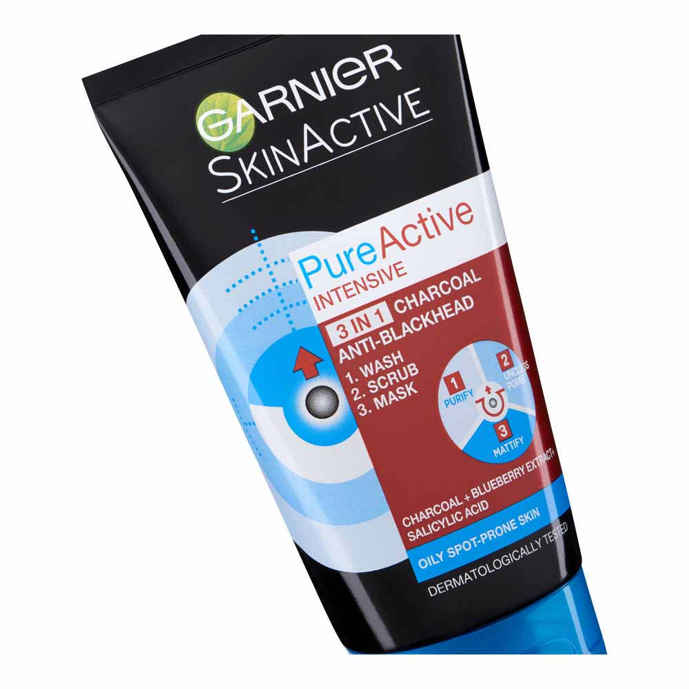 Garnier Pure Active 3in1 Charcoal Blackhead Face Wash Scrub 150ml Image 2