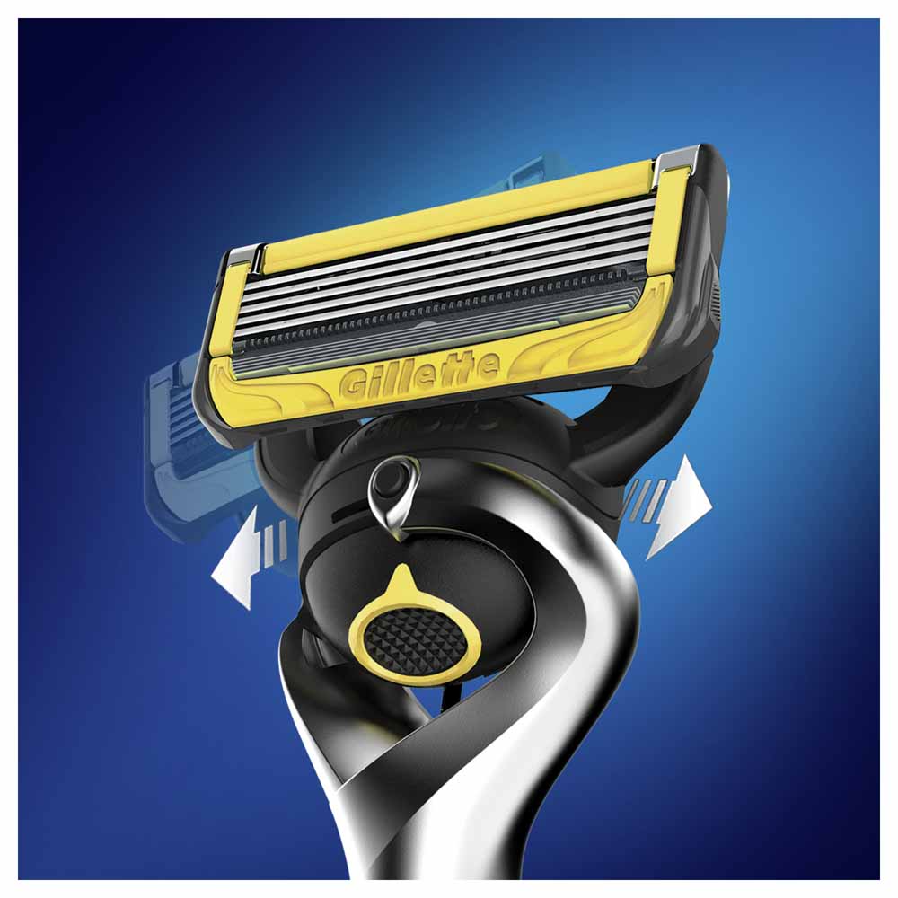 Gillette Proshield Power Razor 4 Pack Image 3