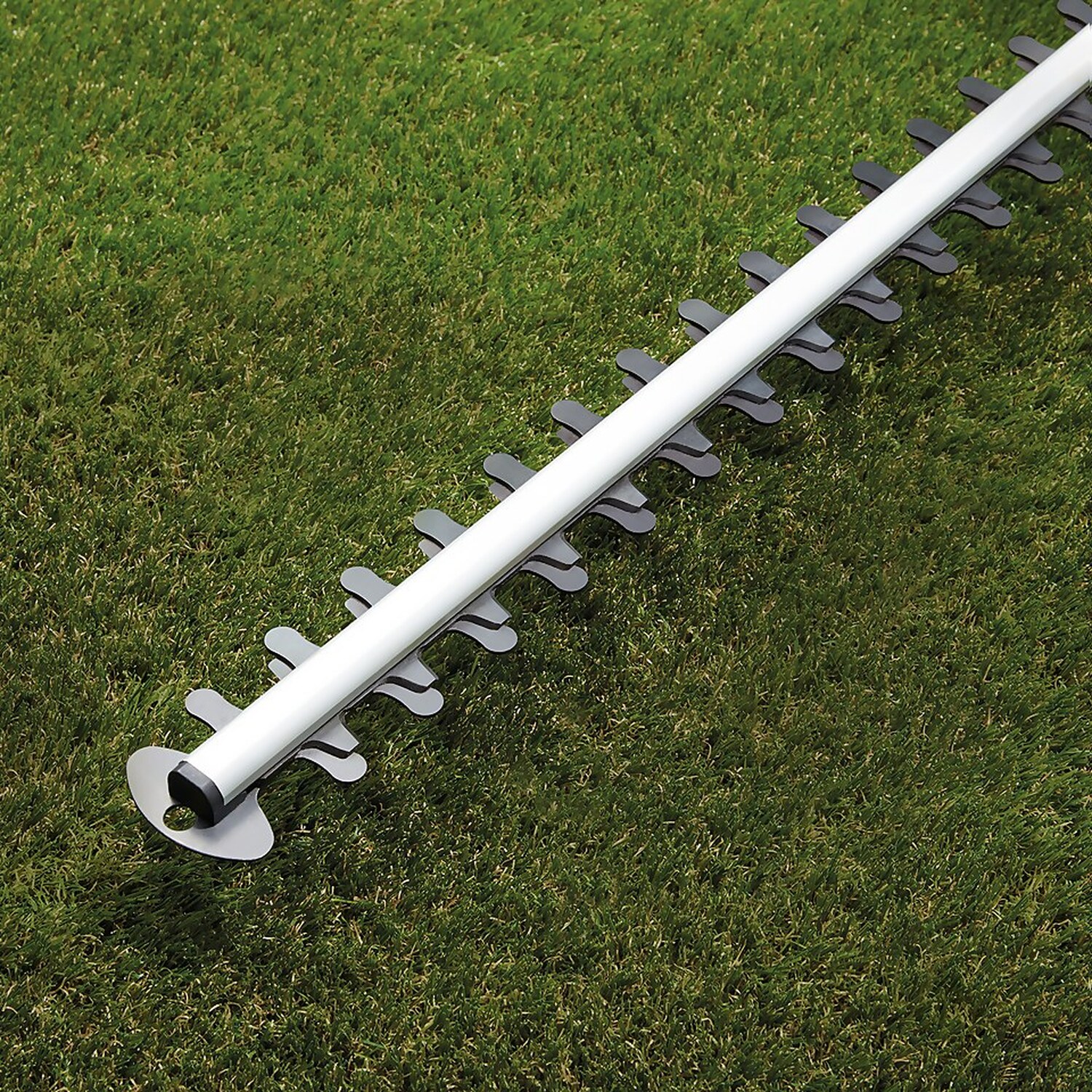 Powerbase 66cm Corded Hedge Trimmer - Green Image 5