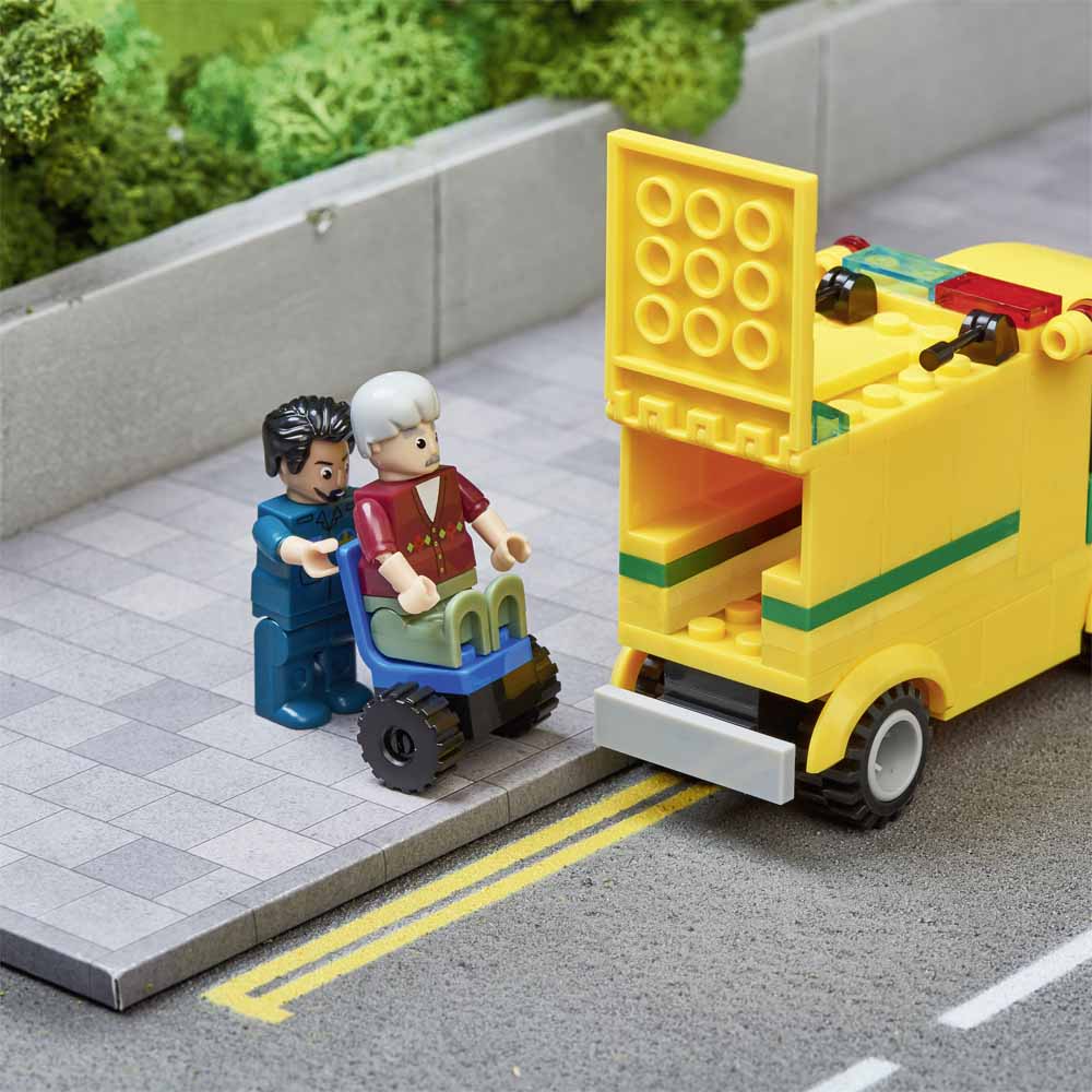 Wilko Blox Ambulance Small Set Image 5