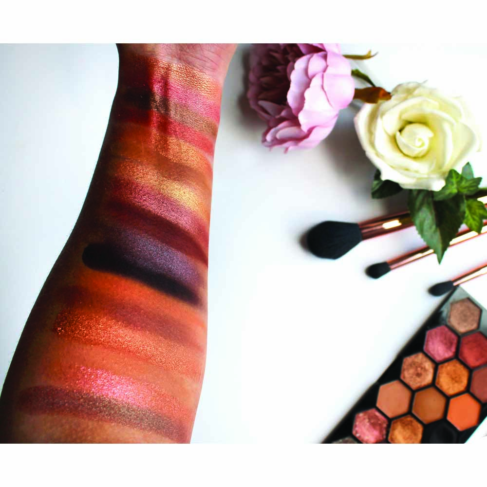 Body Collection Large Eyeshadow Palette Sunset Image 5