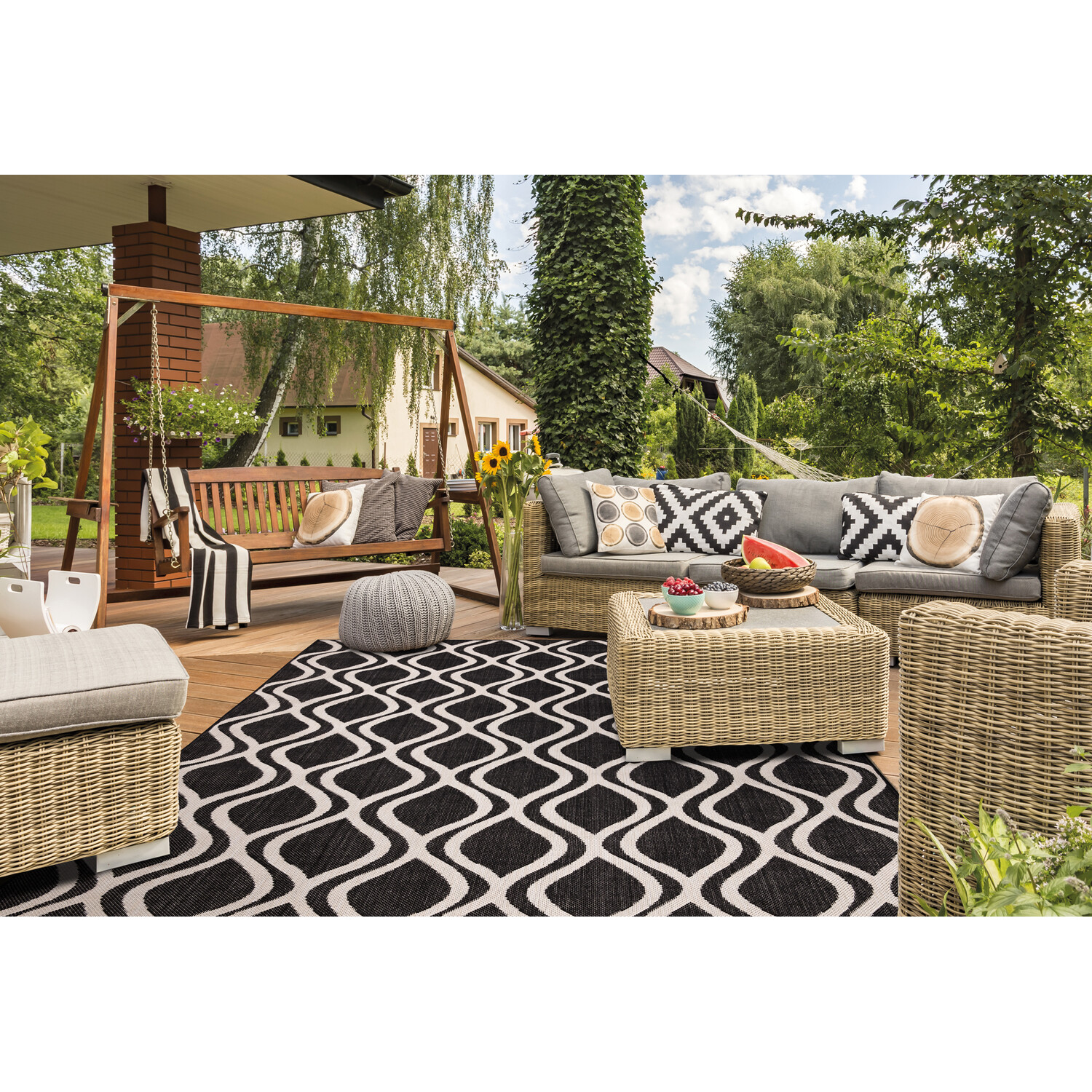 Venice Indoor Outdoor Rug - Black / 120cm Image 2
