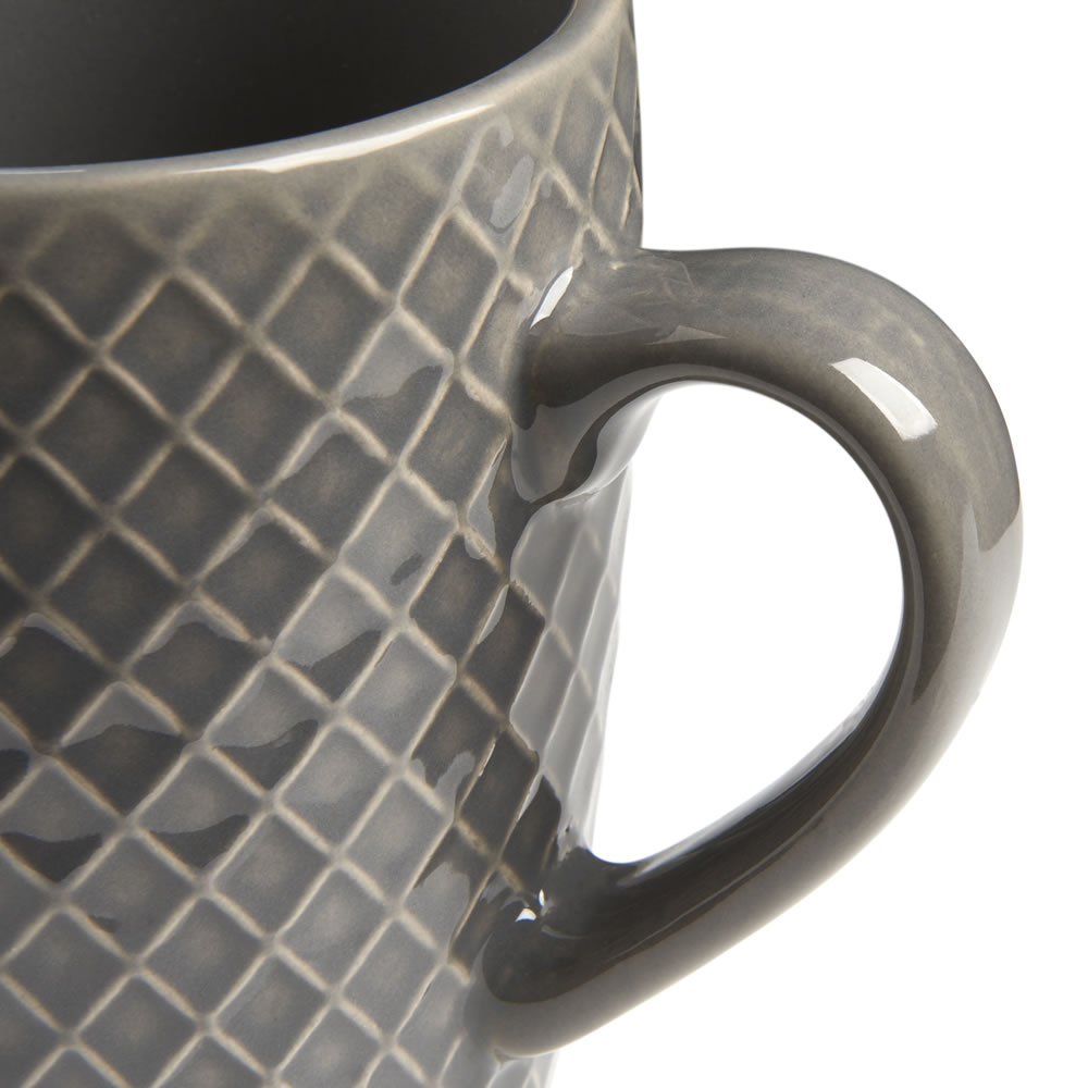Wilko Dark Grey Chequer Mug Wilko
