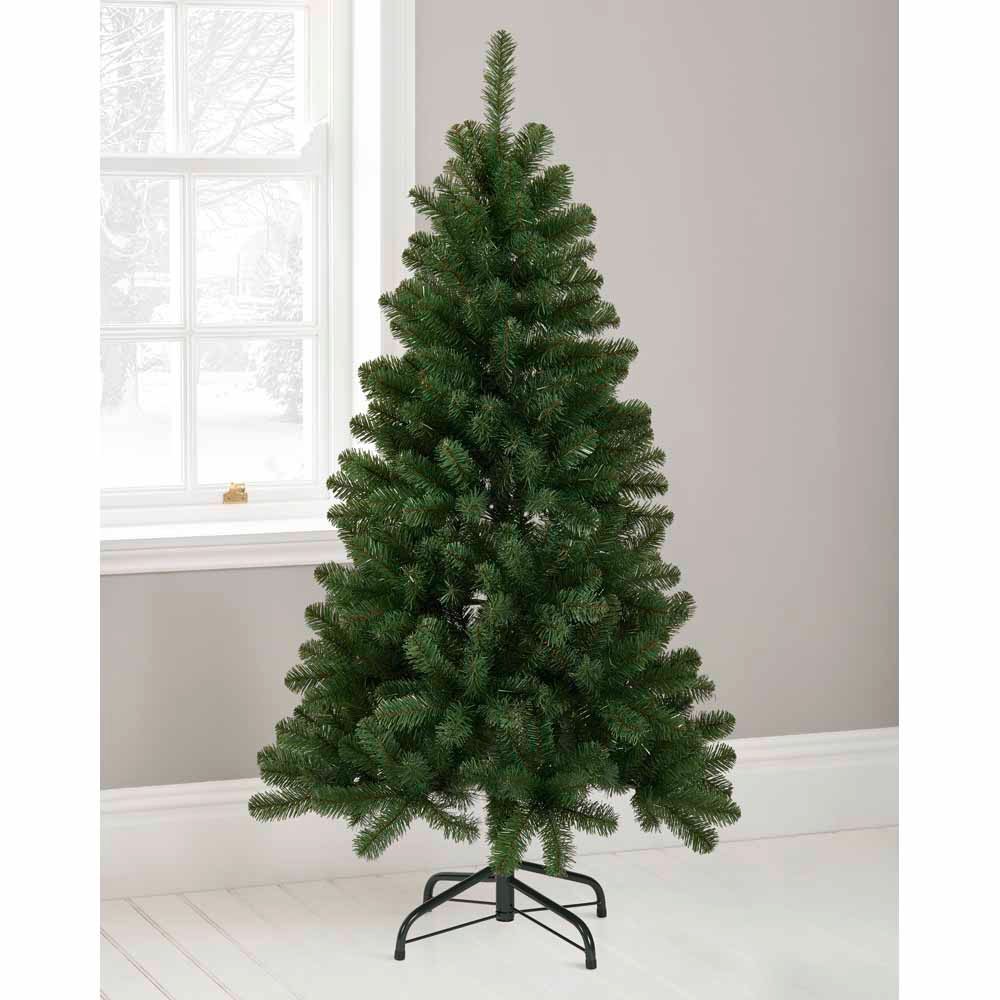 Wilko 5ft Canadian Fir Artificial Christmas Tree Image 5