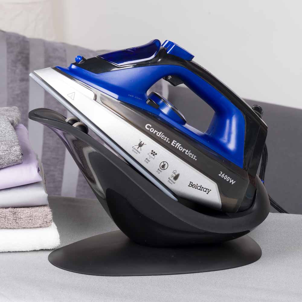 Beldray 2 in 1 Cordless Iron 2600W Image 6