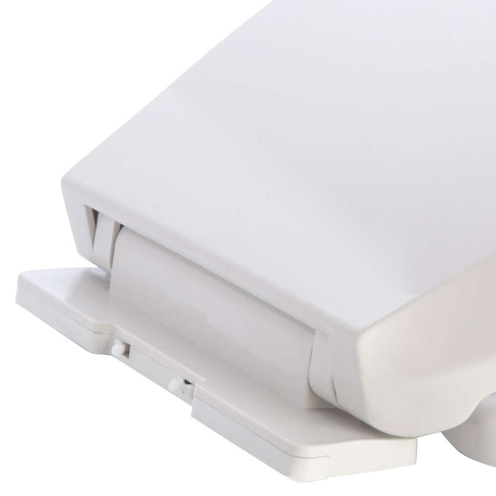 Wilko White Antibacterial Soft Close Toilet Seat Image 3