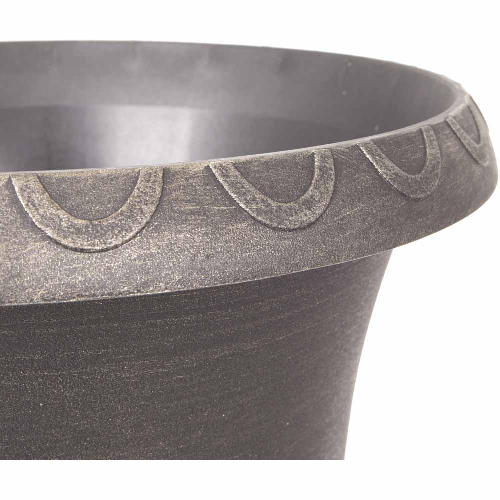 Yougarden Medium Plastic Garden Urns 2 Pack Wilko