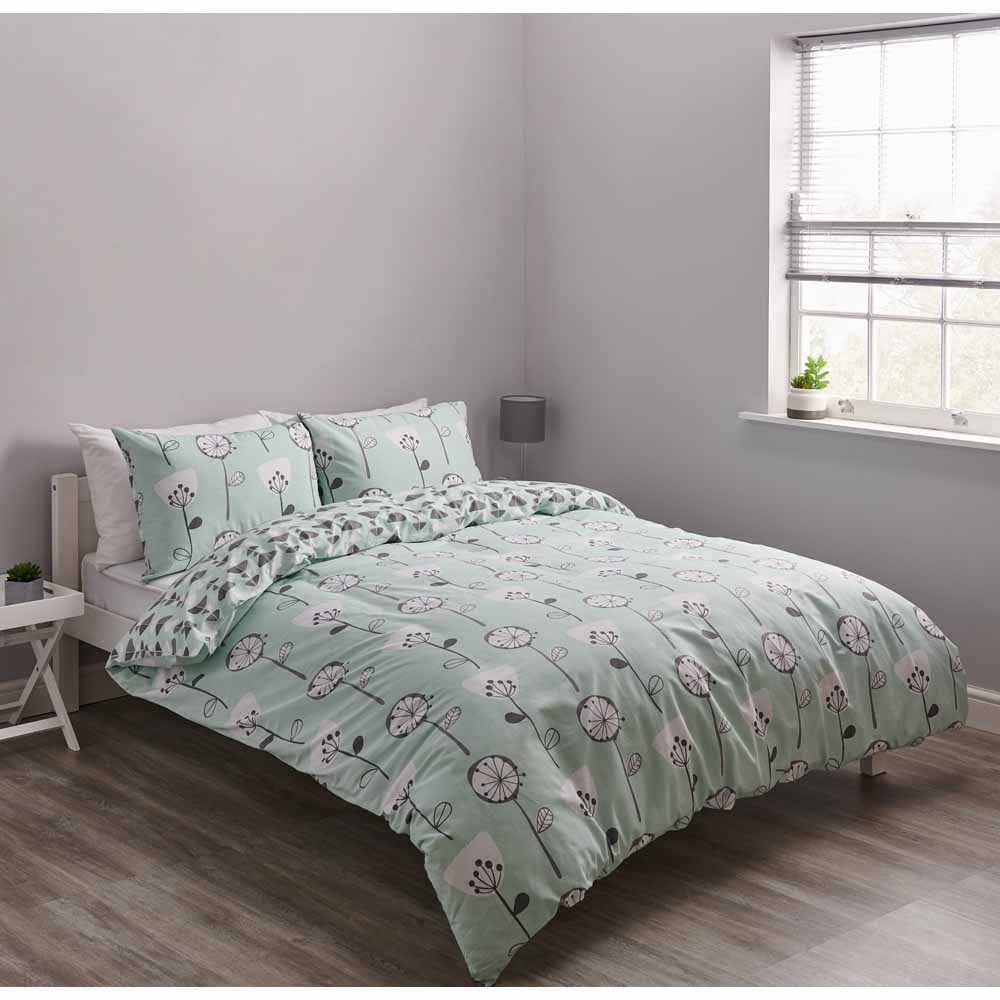 Wilko Double Retro Floral Reversible Duvet Set Image 1