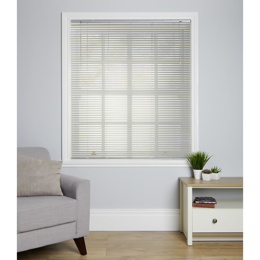 Wilko Silver Aluminium Venetian Blind 180 W x 160cm D Image 1