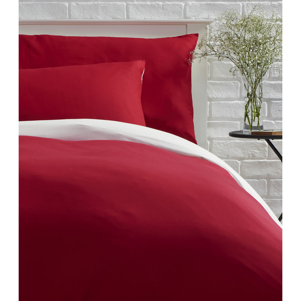 Wilko Red and Cream Reversible Double Duvet Set Image 1