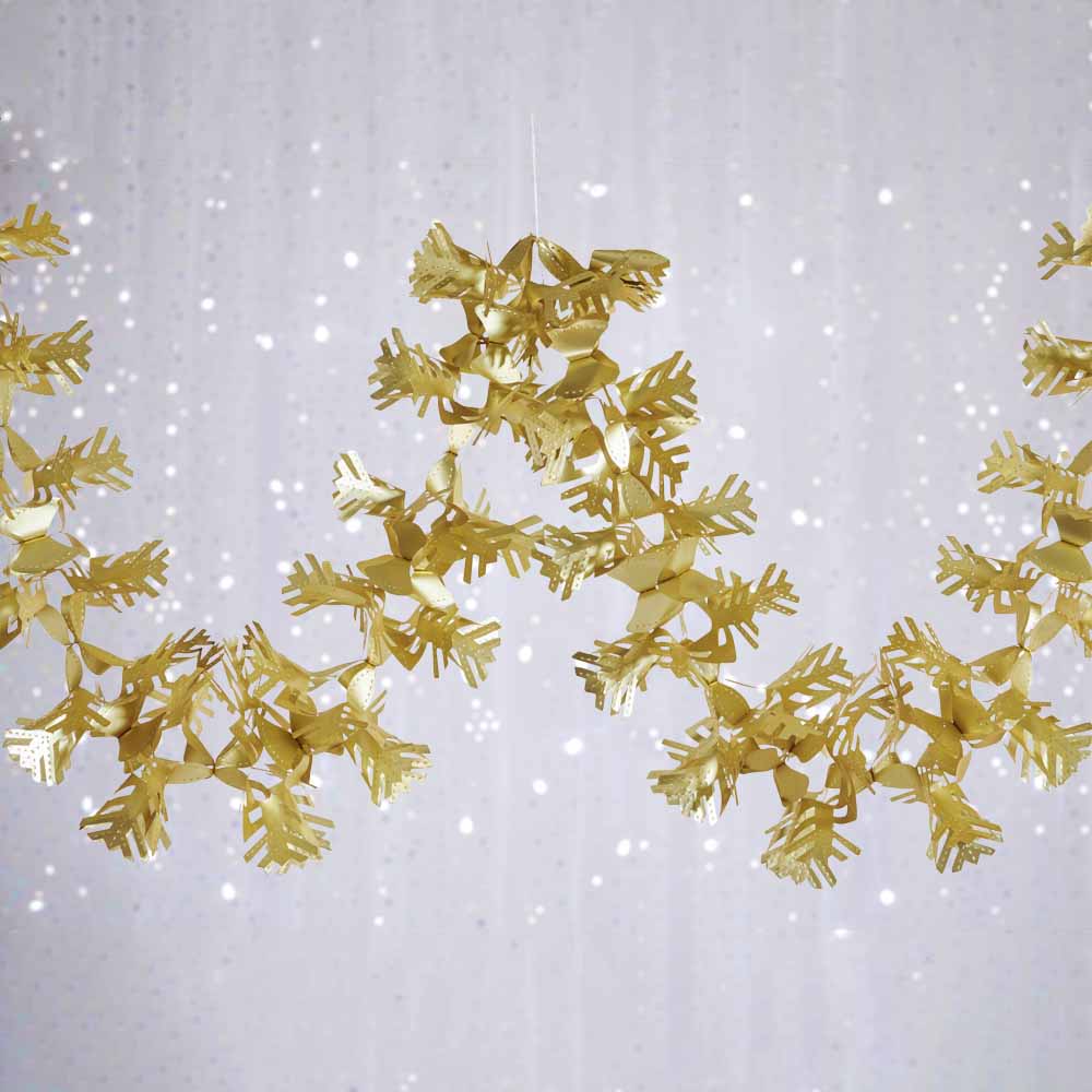 Wilko Luxury Gold Foil Christmas Garland  2.7m Image