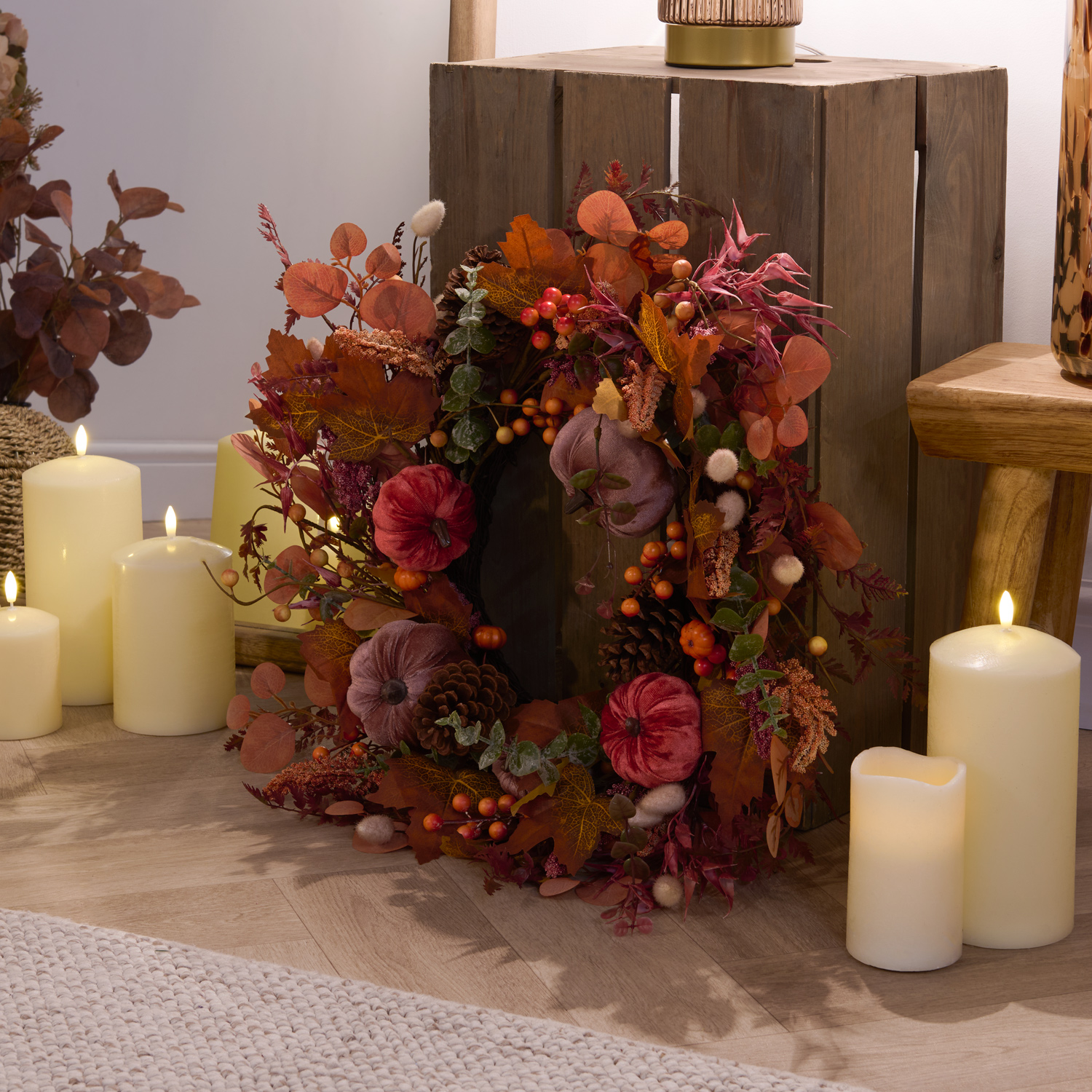 Autumnal Plum Wreath Image 3