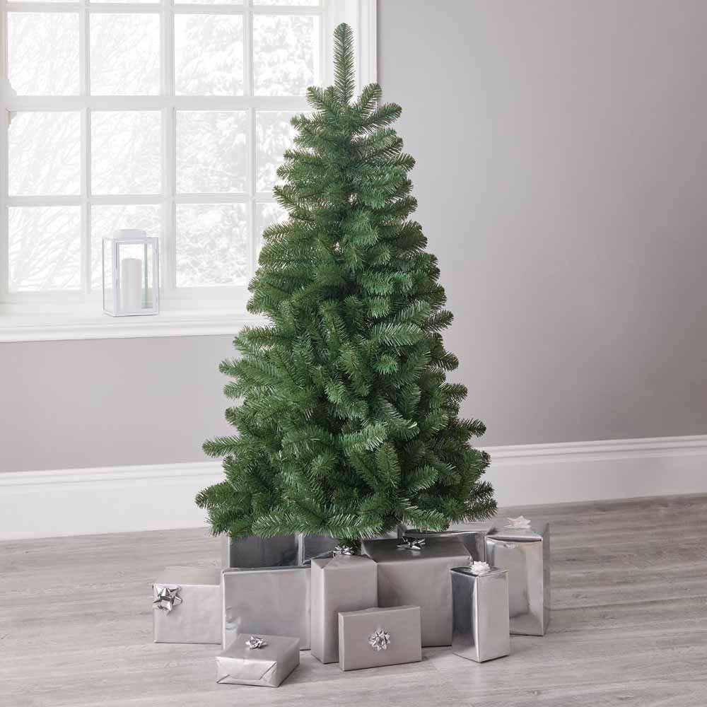 Wilko 5ft Scandinavian Fir Artificial Christmas Tree Image 6