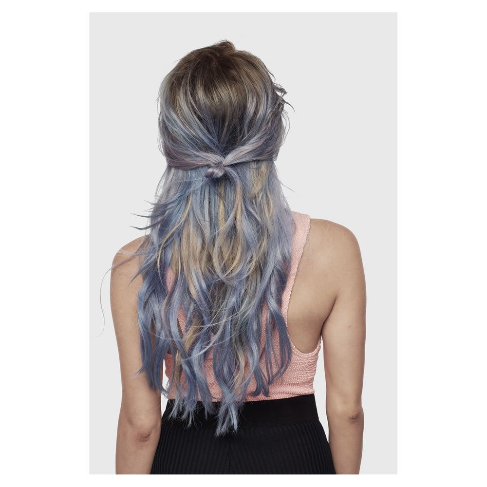 L'Oréal Paris Colorista Spray Pastel Blue Hair 100ml Image 3