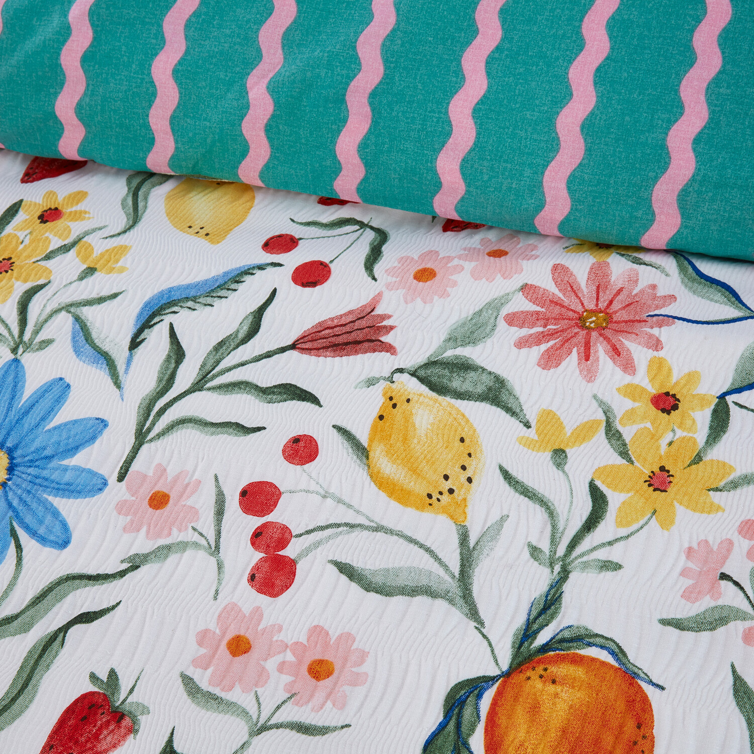 Valencia Seersucker Duvet Set King Image 4