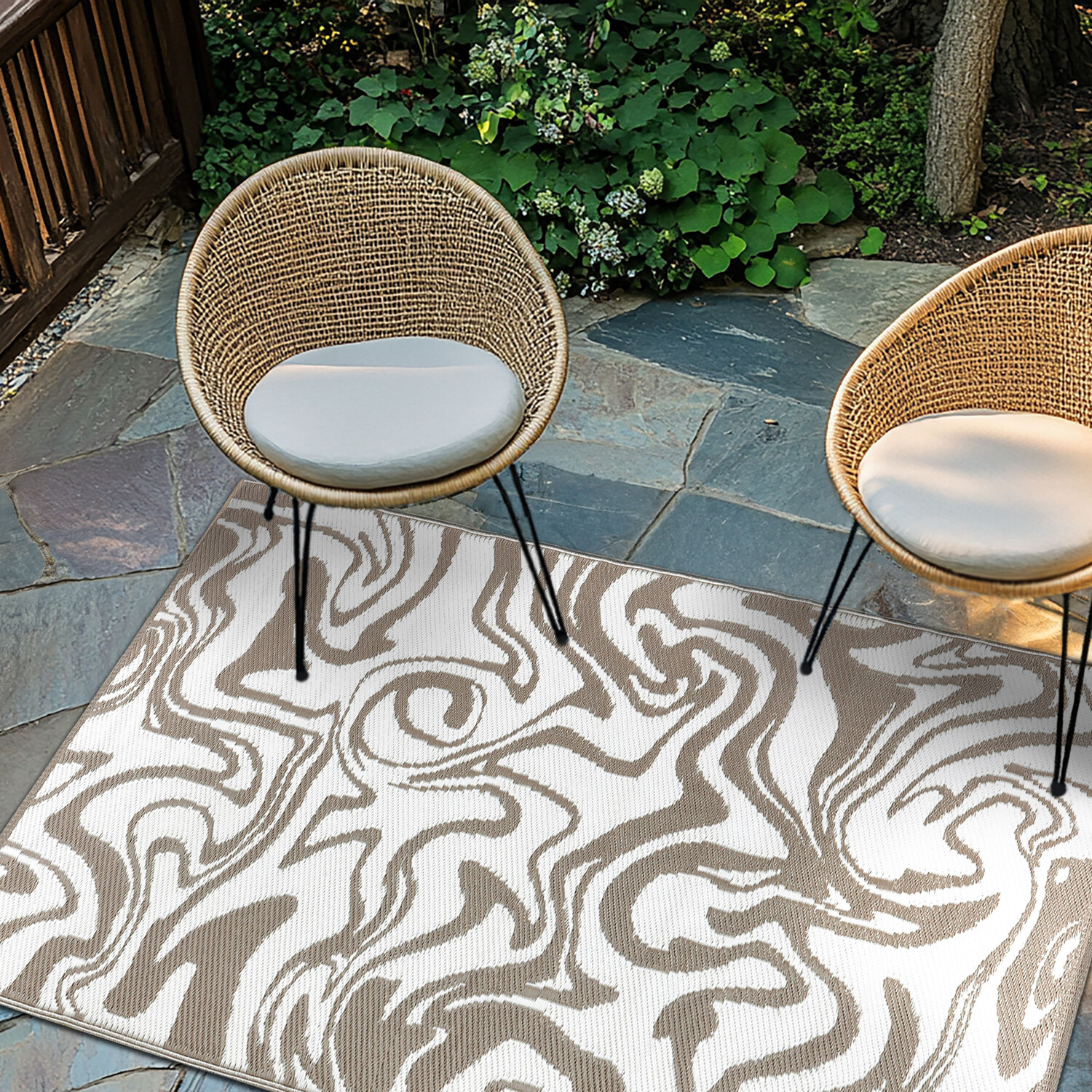 Liquid Marble Reversible Outdoor Rug - Dark Taupe Image 3